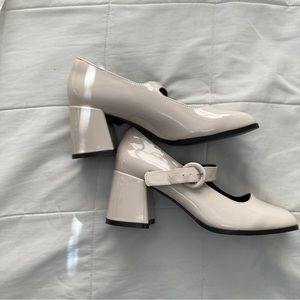 Dream Pairs cream heeled Mary Janes